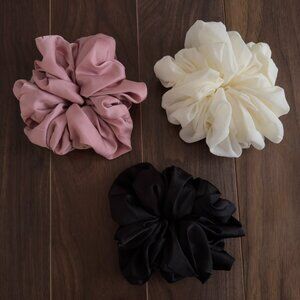 Jumbo High End Scrunches Blush, Ivory, Black (7.5")